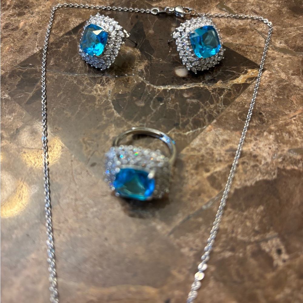 New 3PC JCPenney Blue Quartz/White Sapphire Silver Necklace, Earrings, Ring set! - Picture 4 of 9
